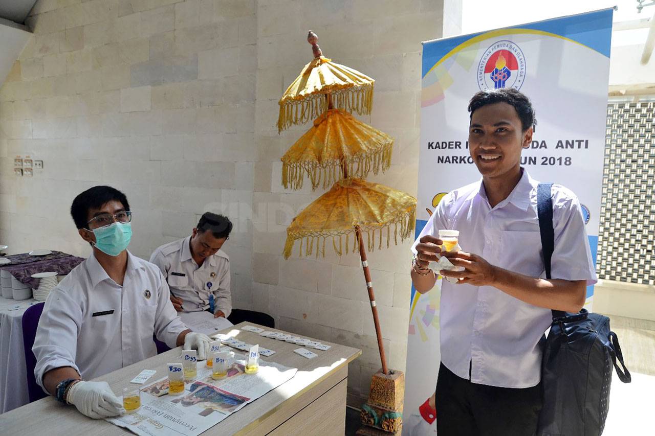 Kemenpora Rekrut 200...