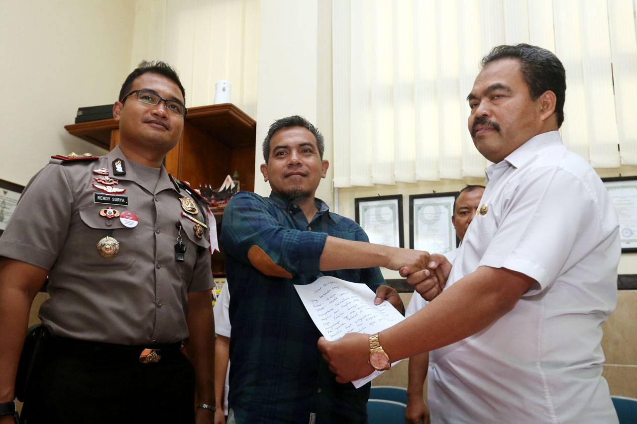 Lakukan Kekerasan Pada...