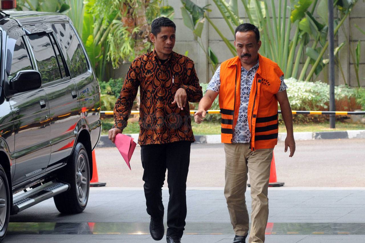 KPK Lanjutkan Pemeriksaan...