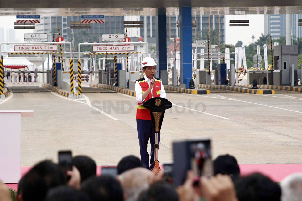Presiden Jokowi Resmikan...