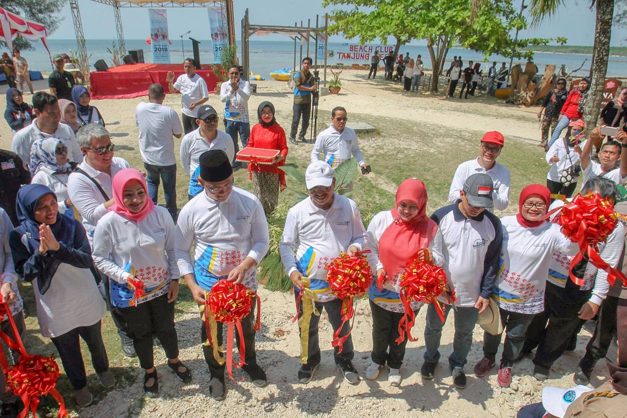 Menpar Buka Festival...