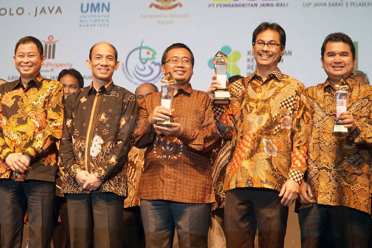 Semen Indonesia Raih...