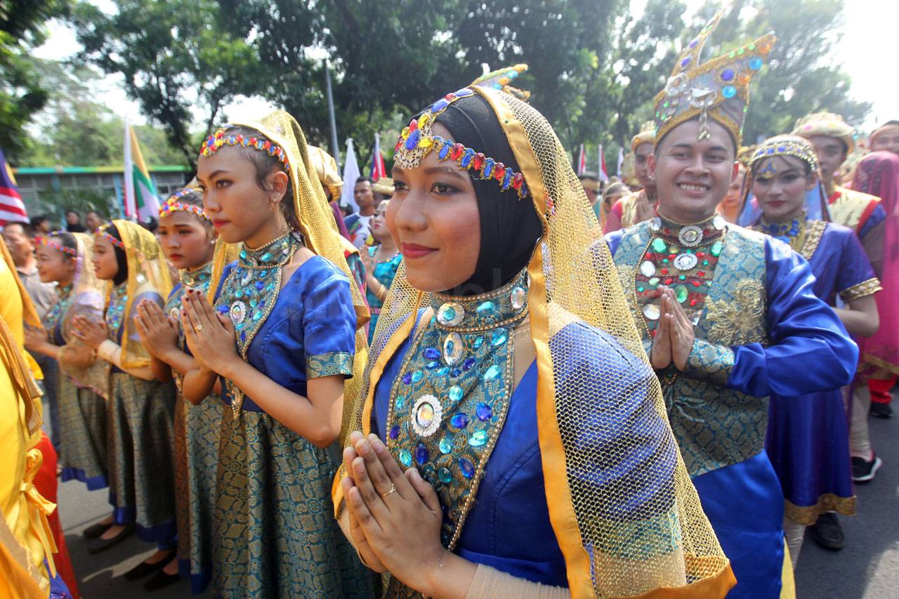 Meriahnya Pawai Obor...