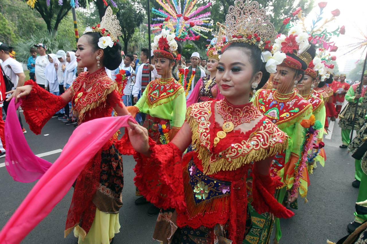 Meriahnya Pawai Obor...