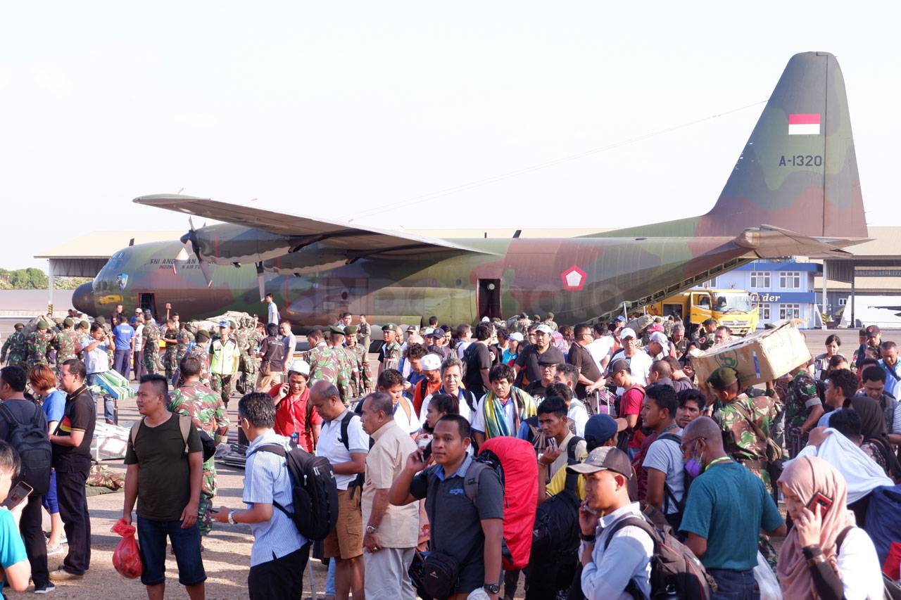 Ratusan Korban Gempa...