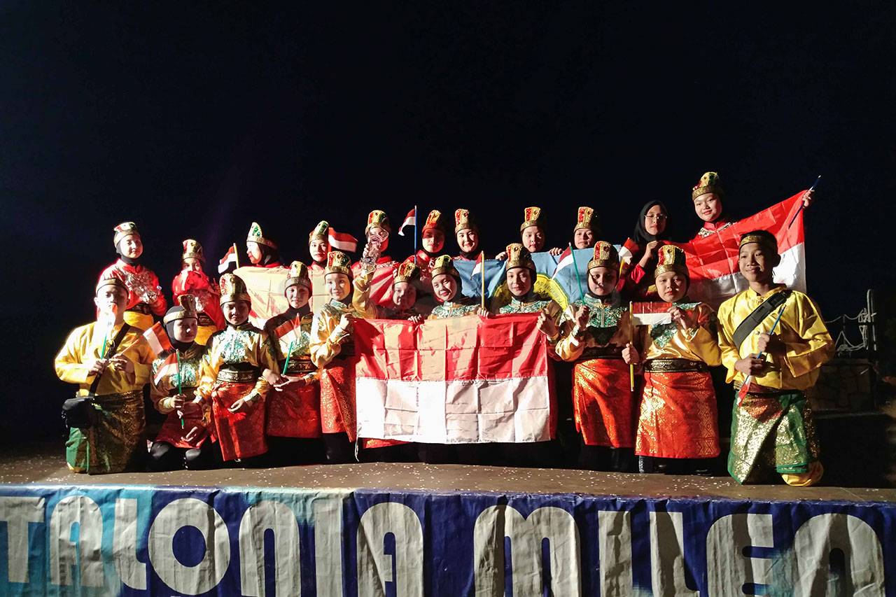 Merah Putih Berkibar...
