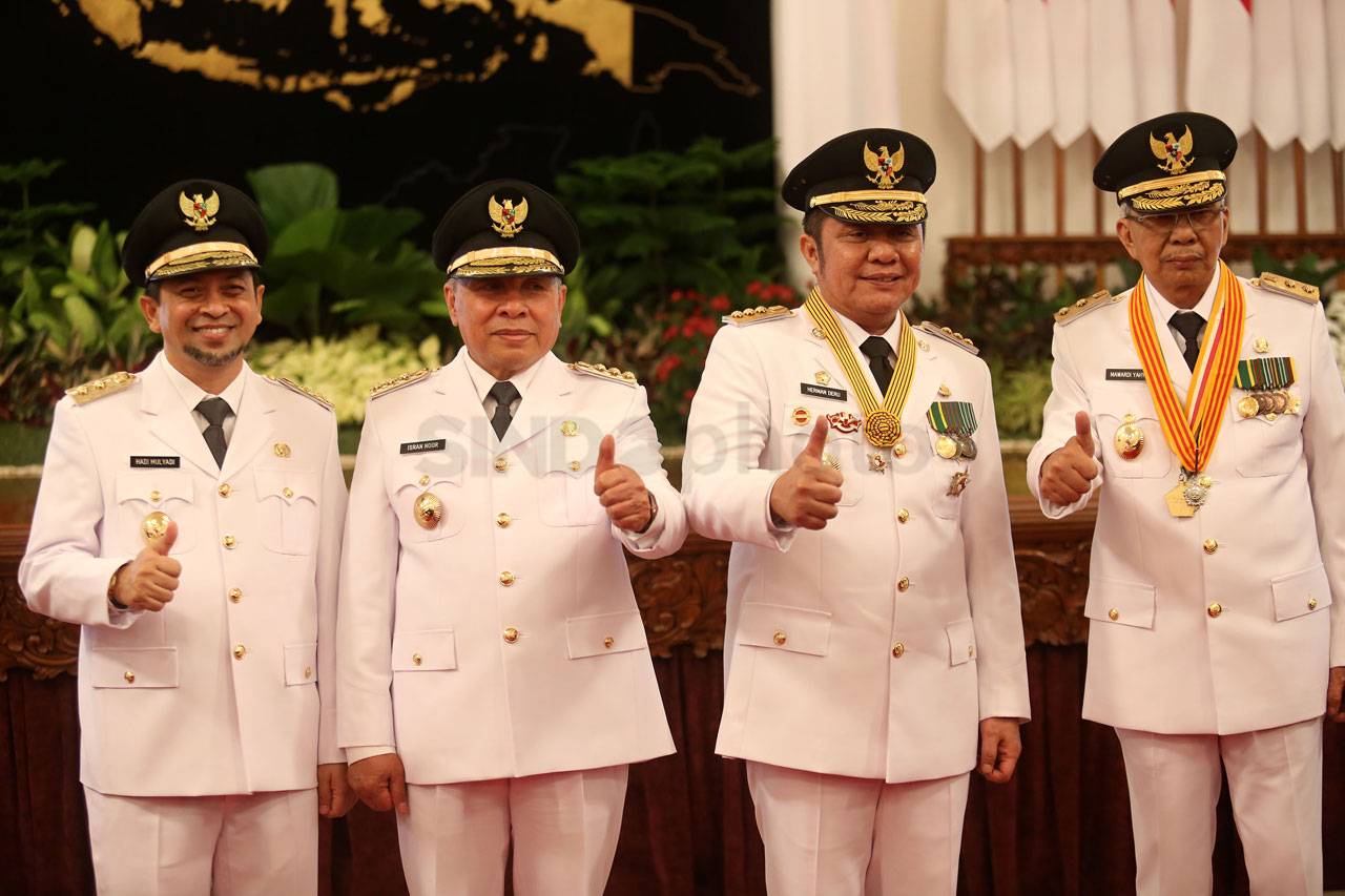Presiden Jokowi Lantik...