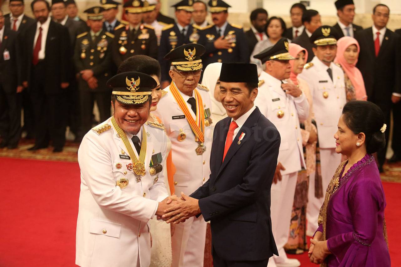 Presiden Jokowi Lantik...