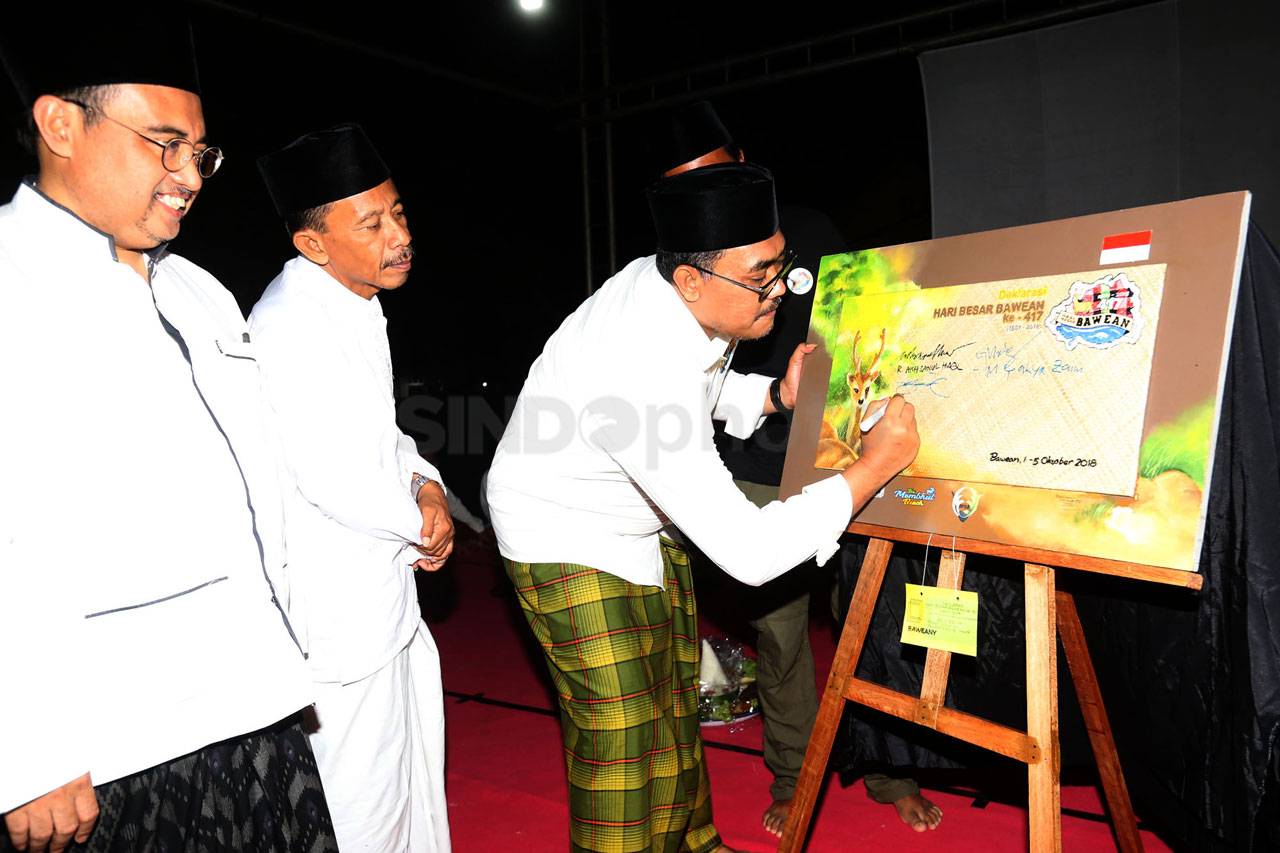 Warga Pulau Bawean Gelar...