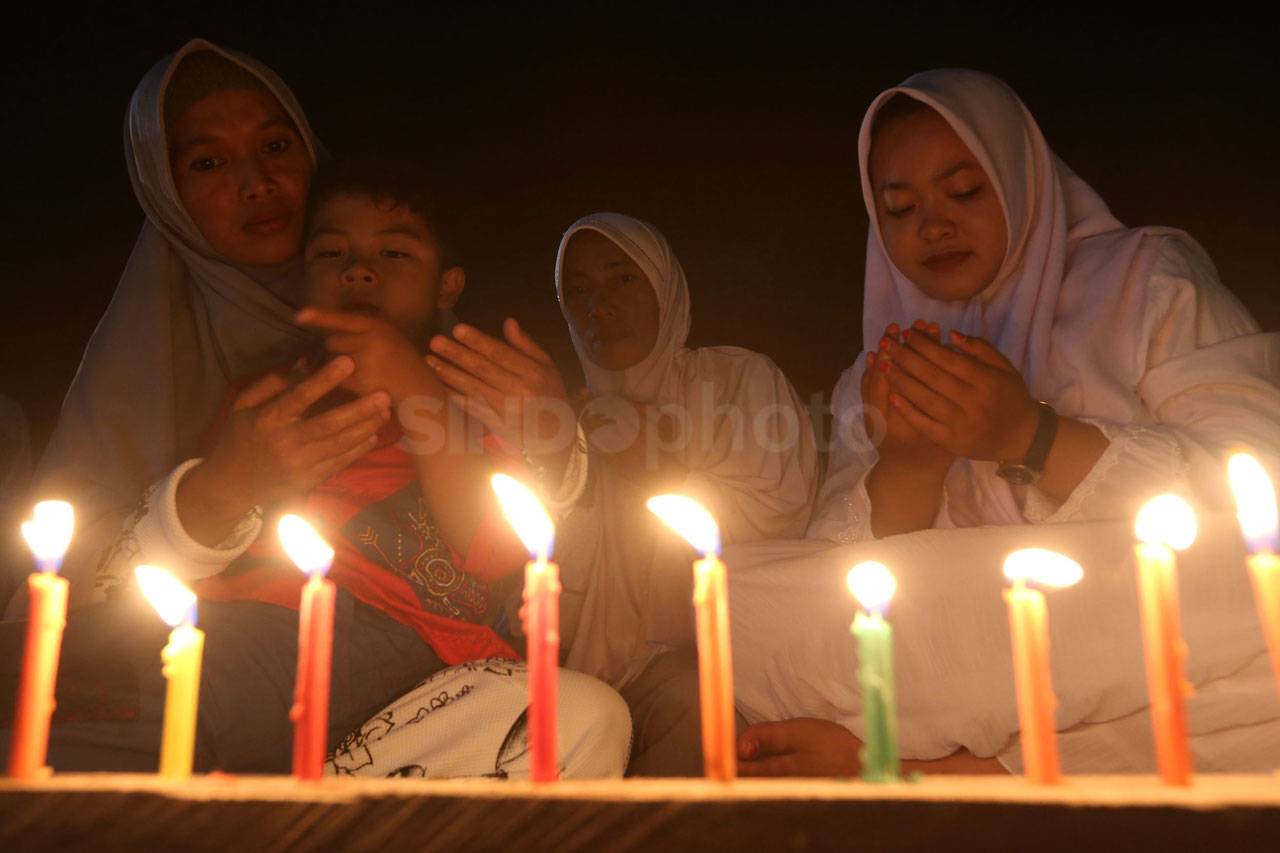 Warga Pulau Bawean Gelar...