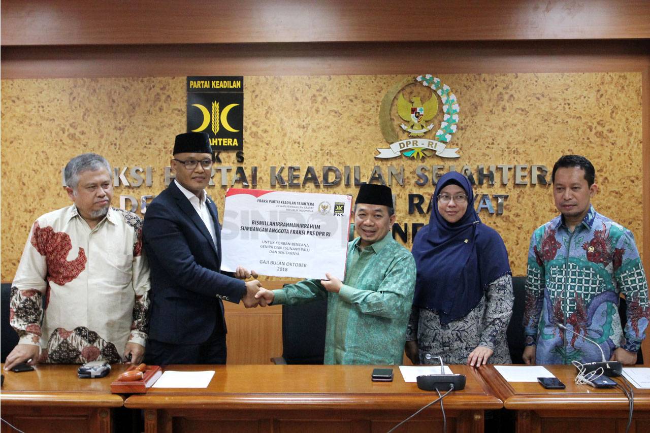 Fraksi PKS Sumbangkan...