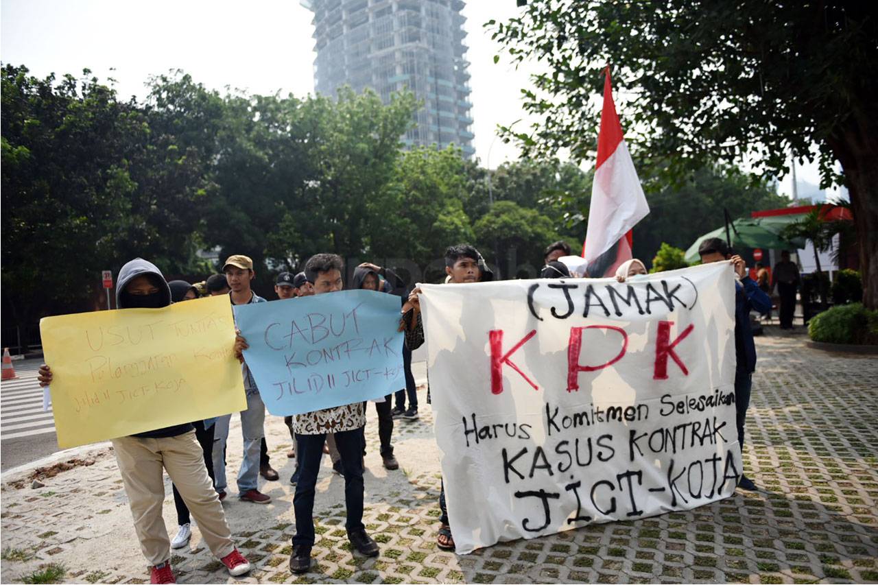 Mahasiswa Desak KPK...