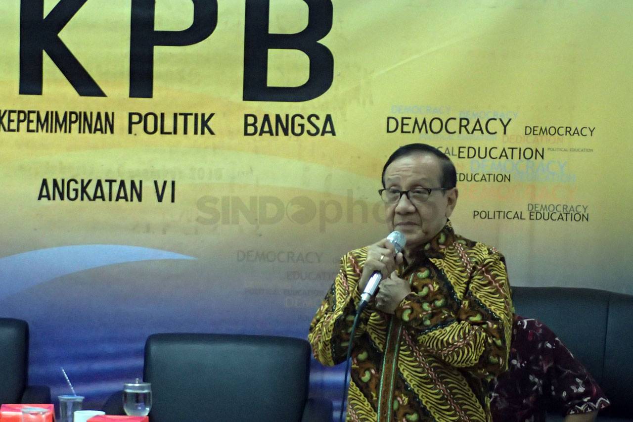 Akbar Tandjung Buka...