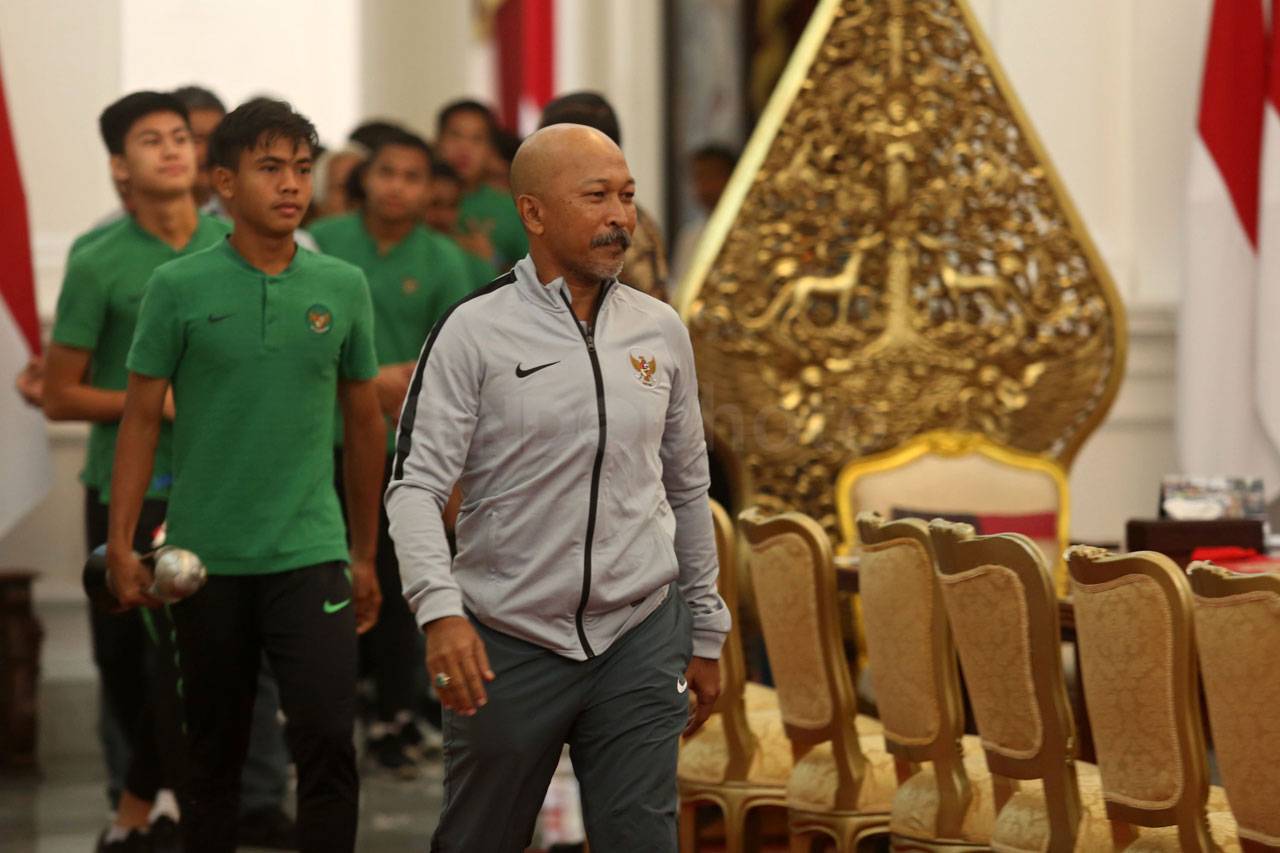 Presiden Jokowi Terima...