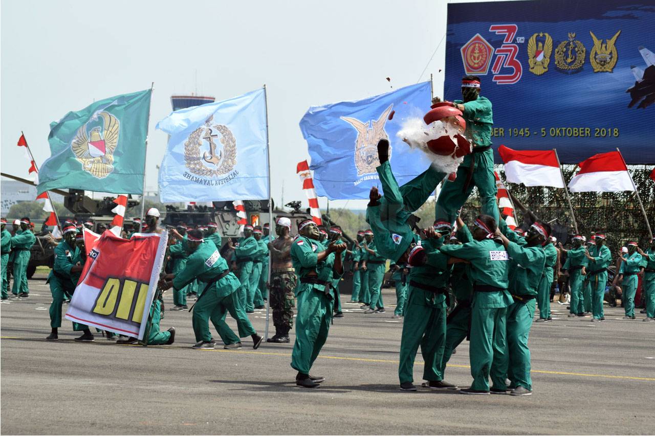 Upacara HUT Ke-73 TNI...
