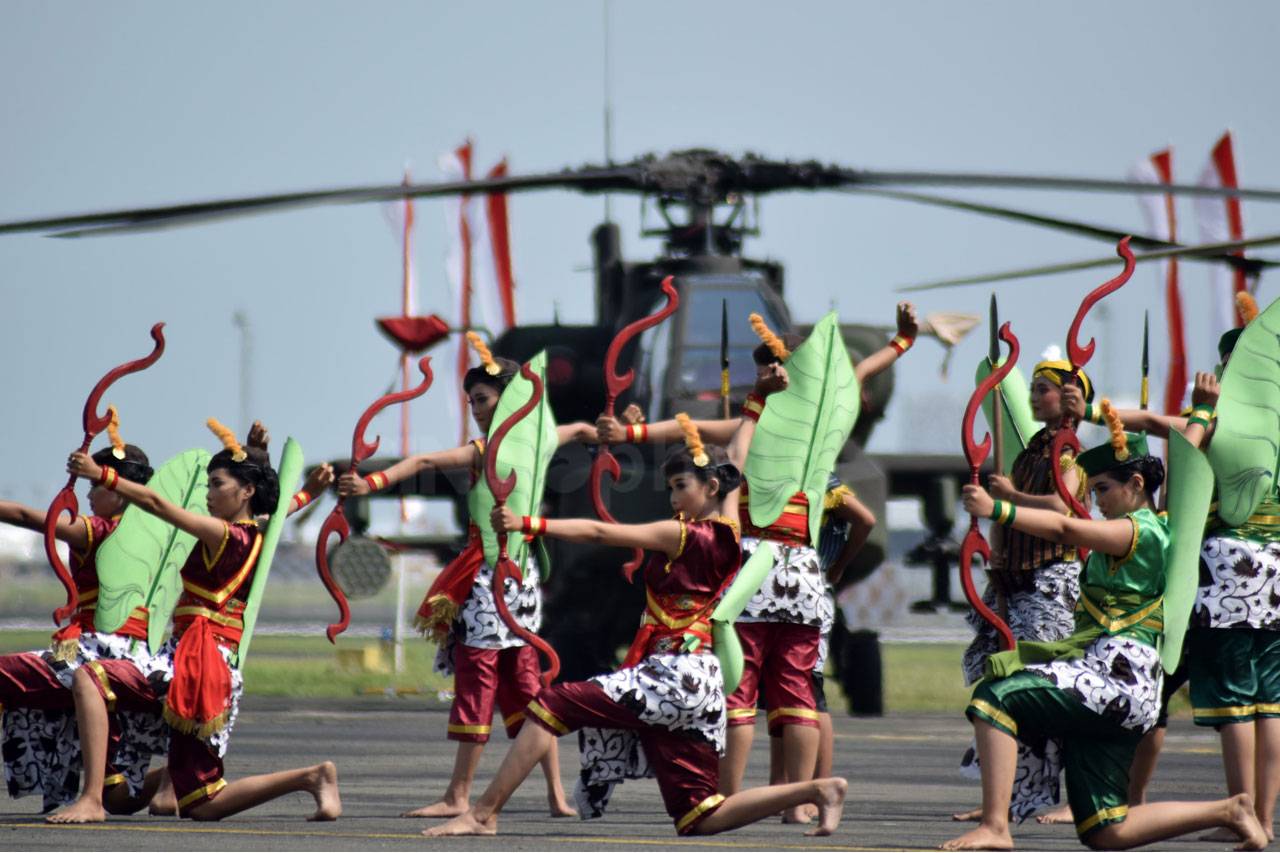 Upacara HUT Ke-73 TNI...