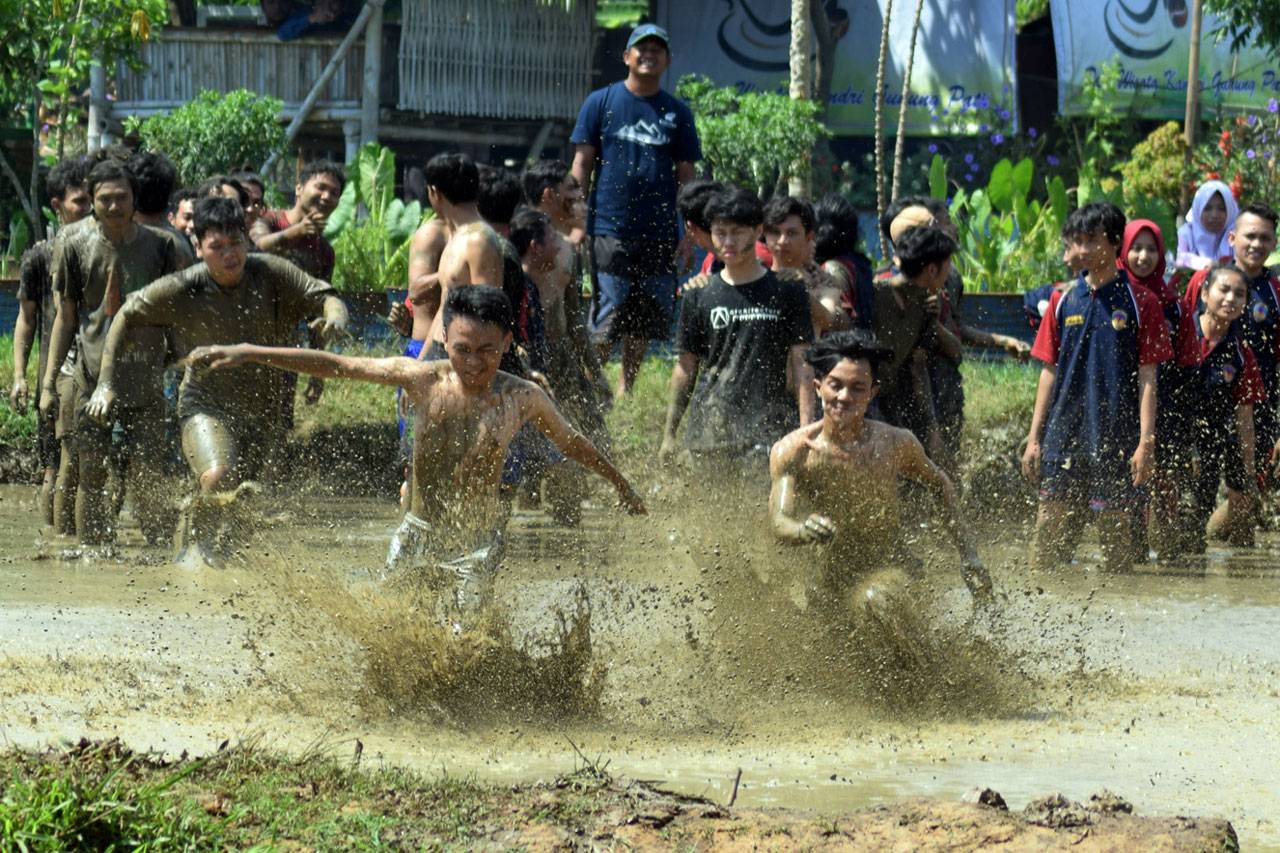 Serunya Fun Game di...