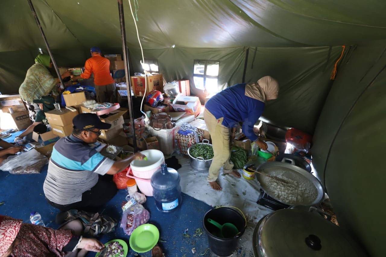 KKP Buka Dapur Umum...