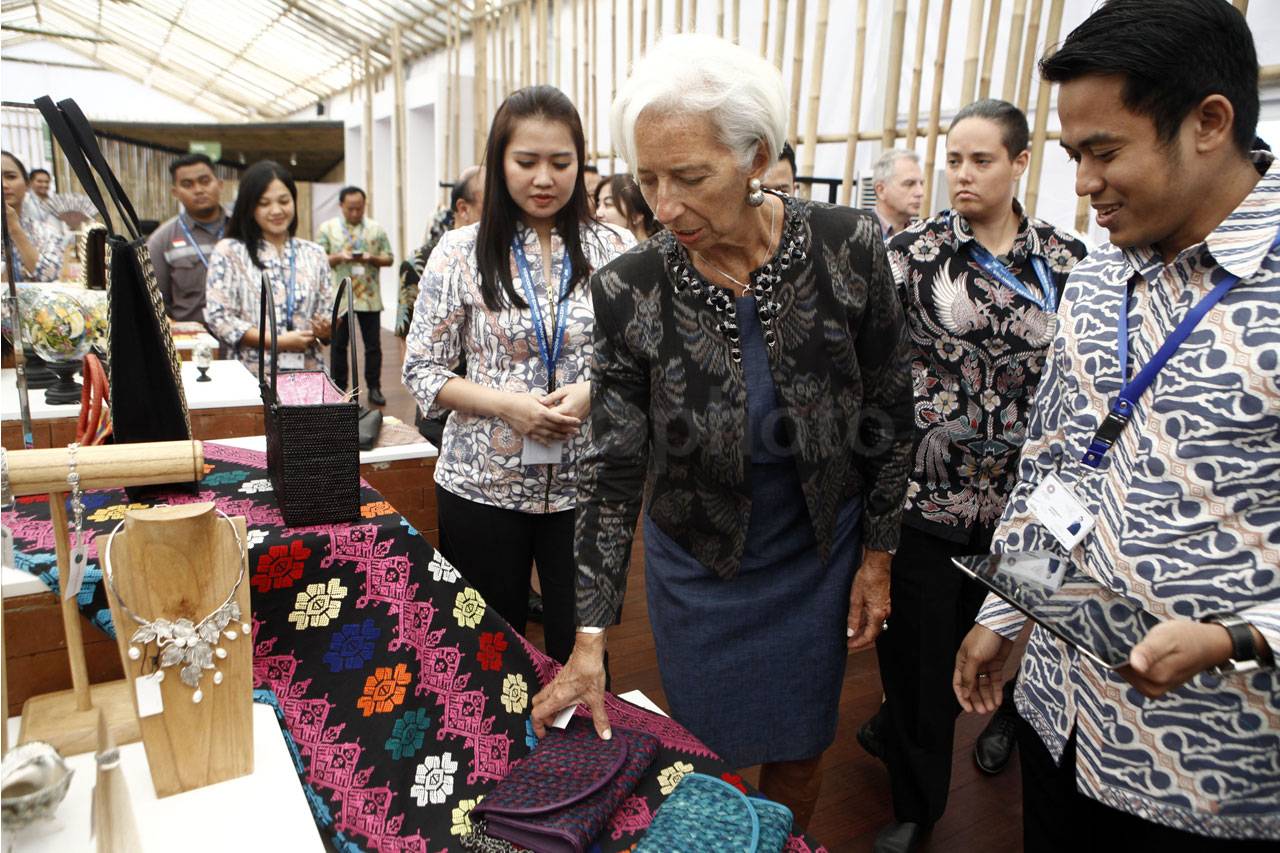 Christine Lagarde Kunjungi...