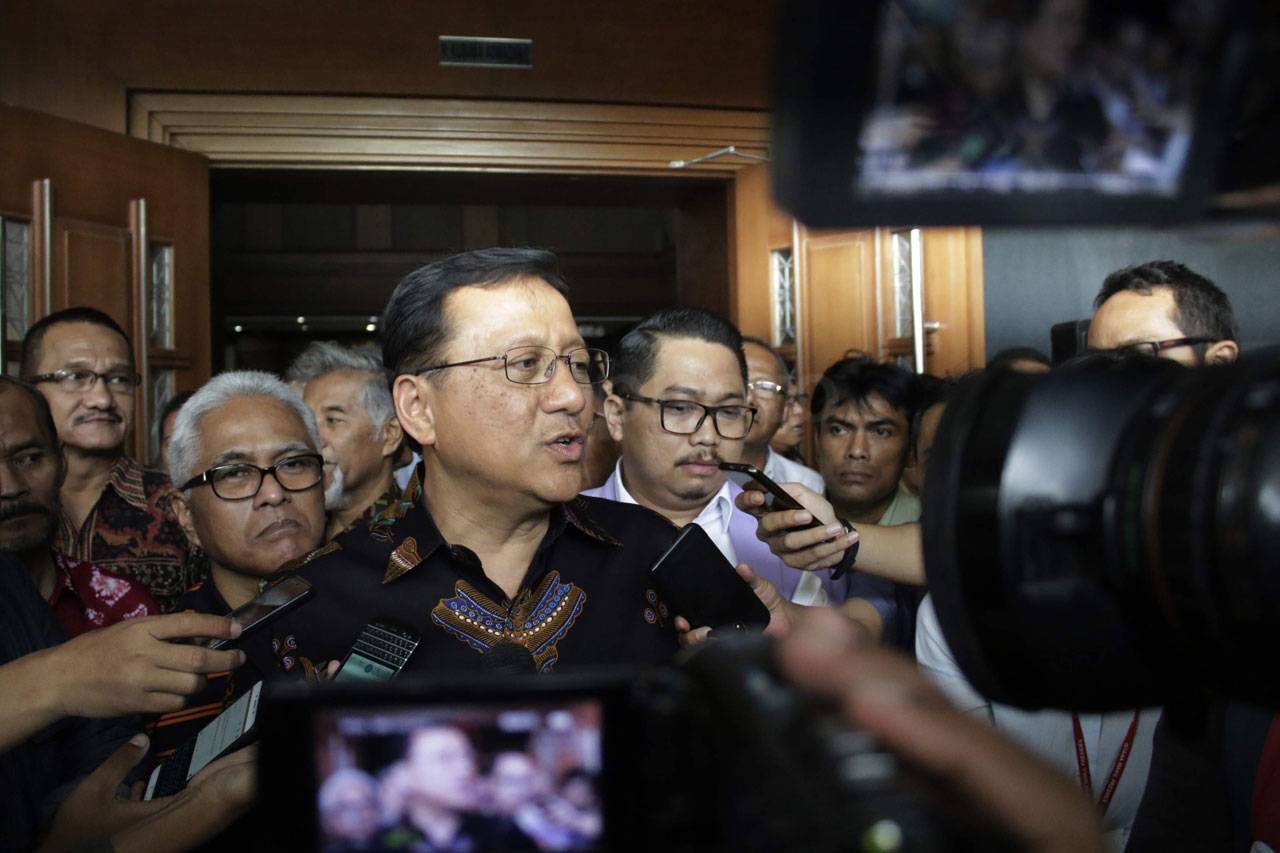 Irman Gusman Ikuti Sidang...