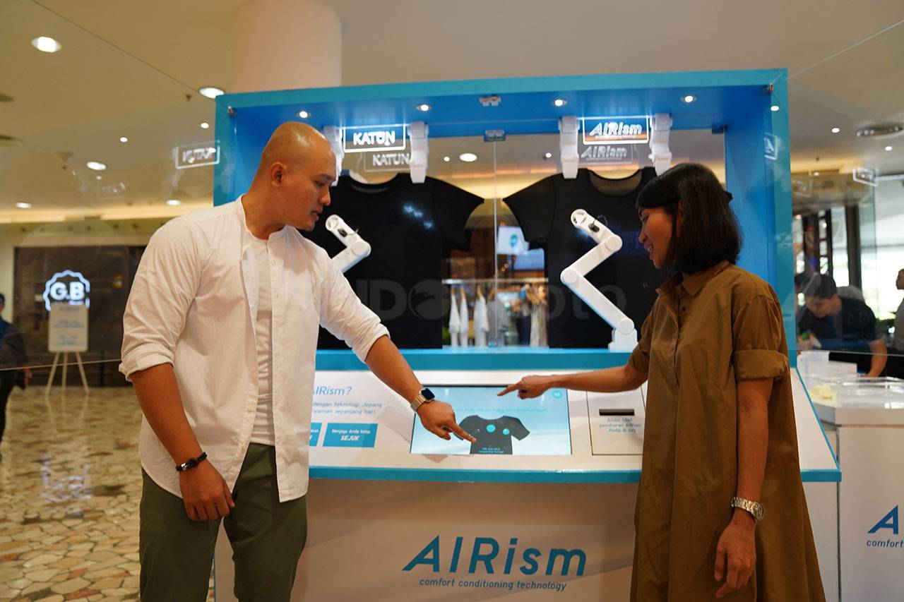 Uniqlo AIRism Experiment...