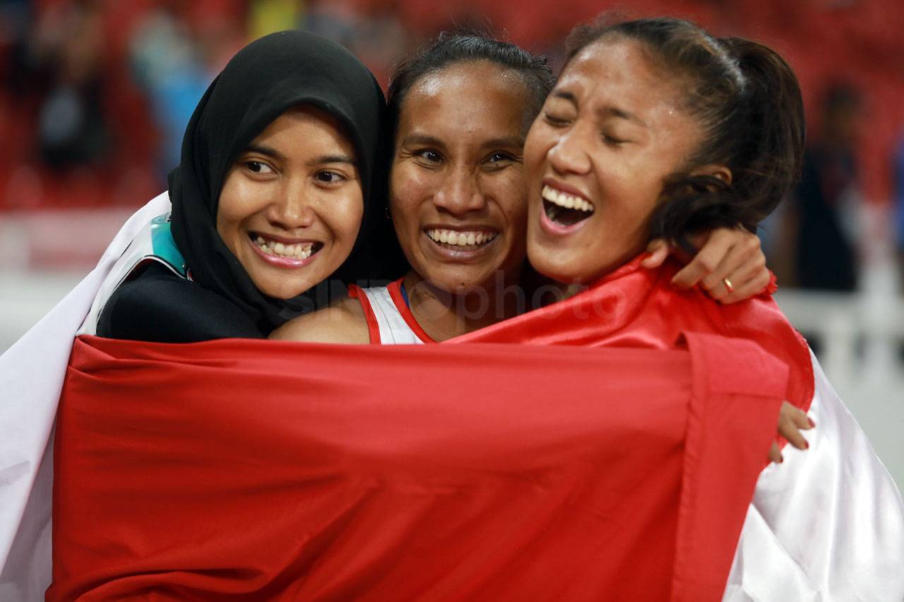 Putri Aulia Sumbang...