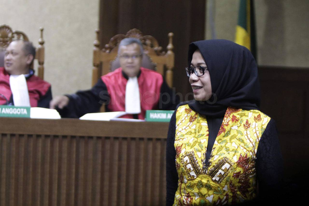 Eni Maulani Saragih...
