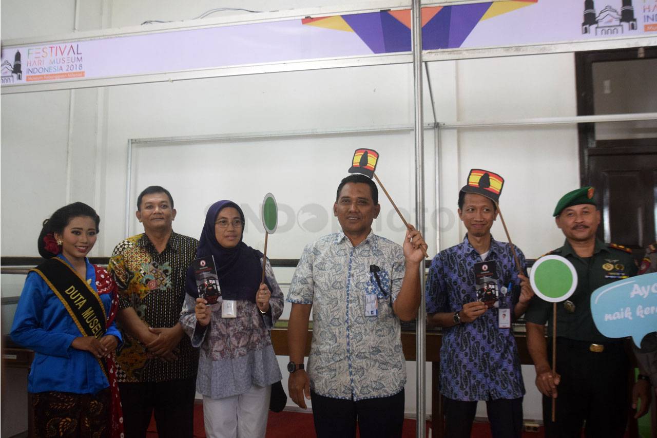 Semarak Festival Hari...