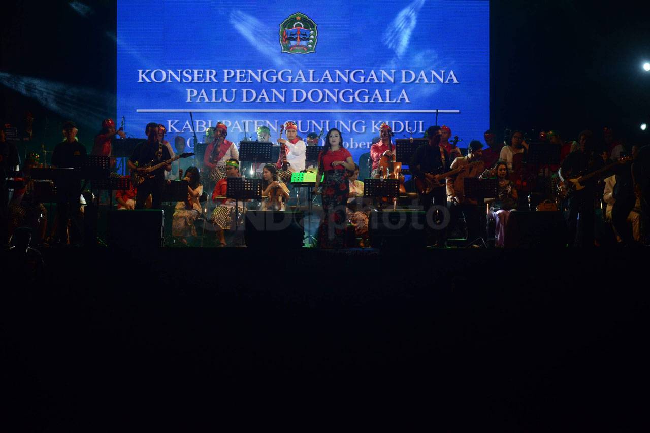 Warga Gunung Kidul Kumpulkan...