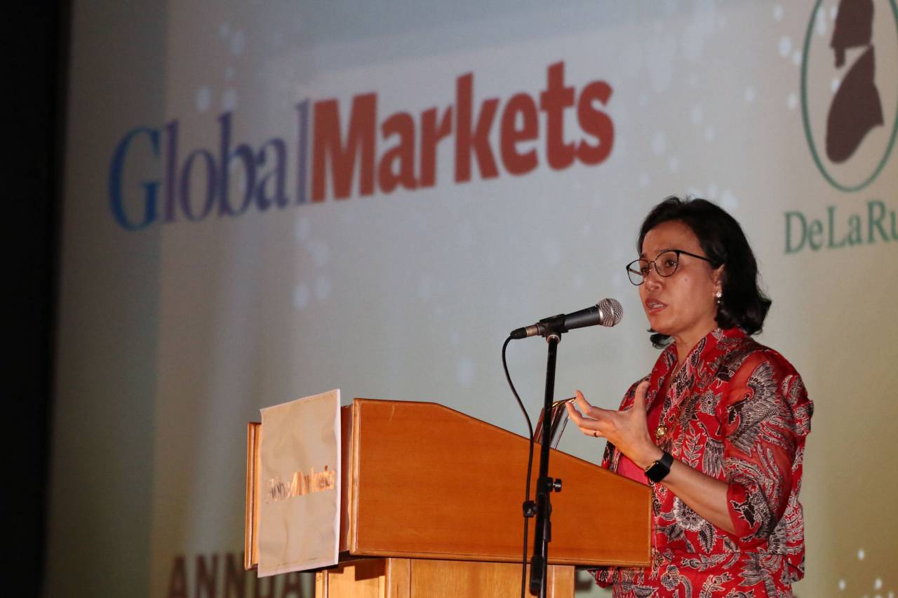 Sri Mulyani Raih Gelar...