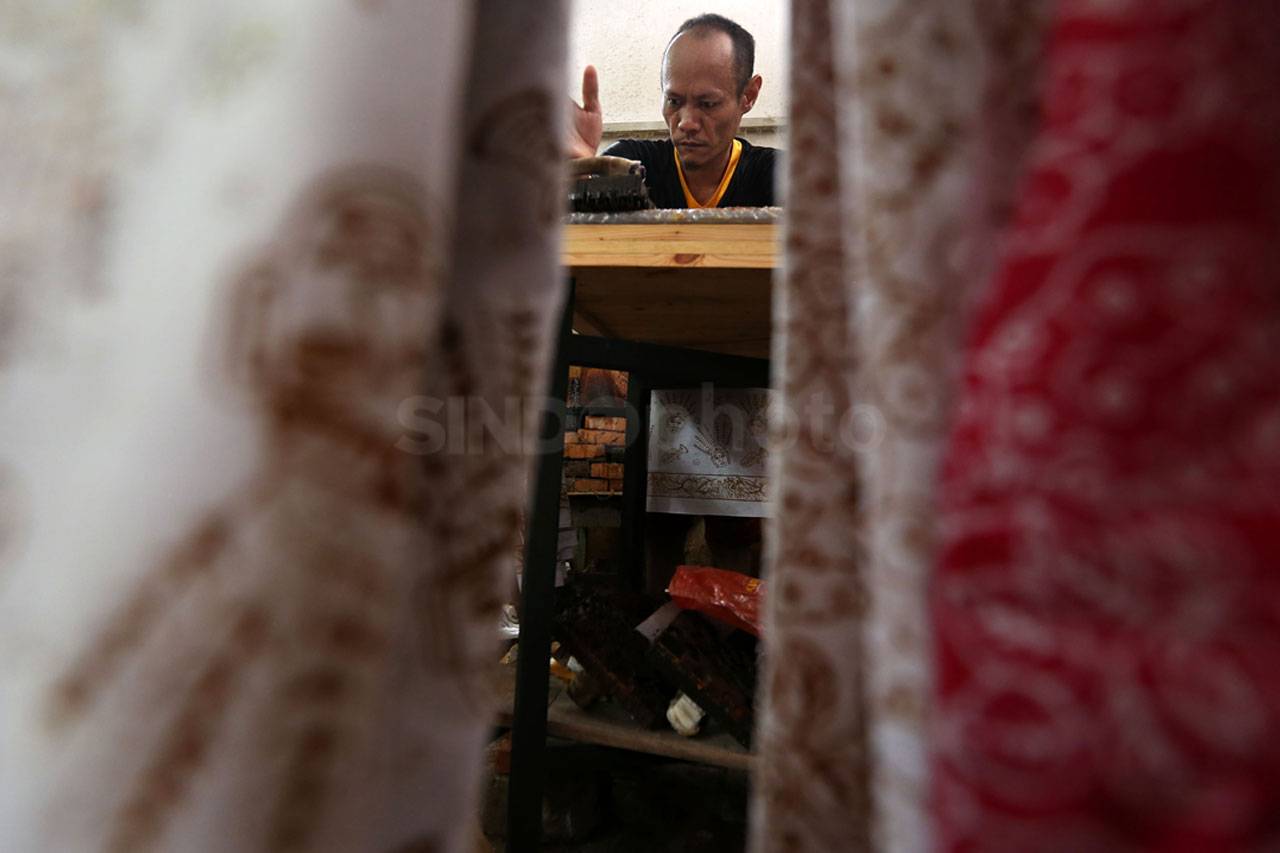 Pengrajin Batik Betawi...