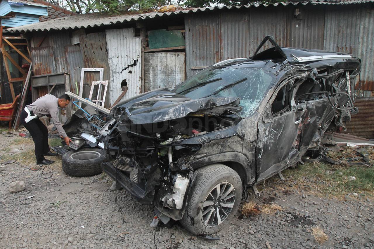 Pajero Tersambar Kereta...