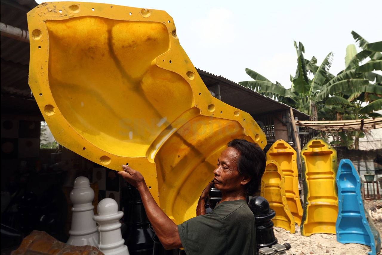 Melihat Pembuatan Catur...