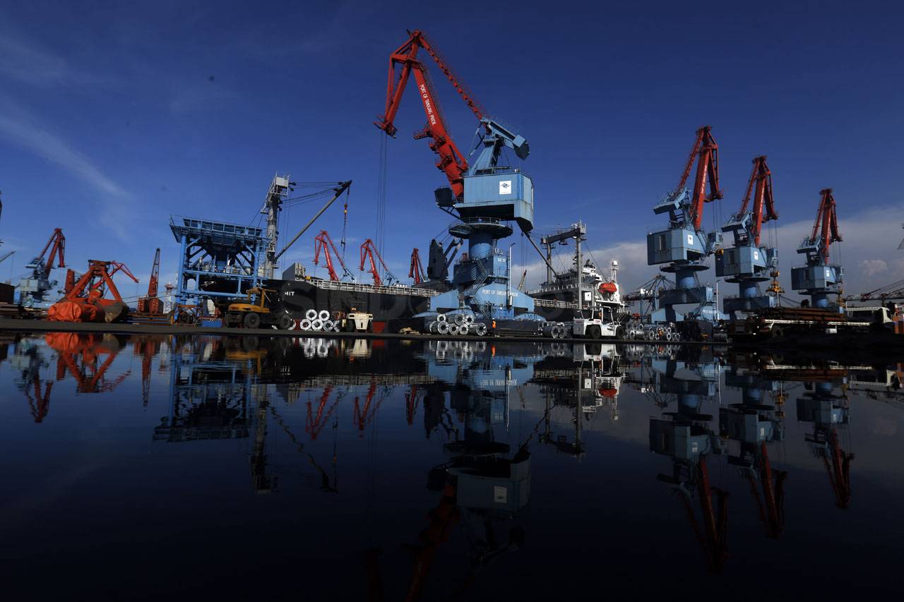 Pelabuhan Tanjung Priok...