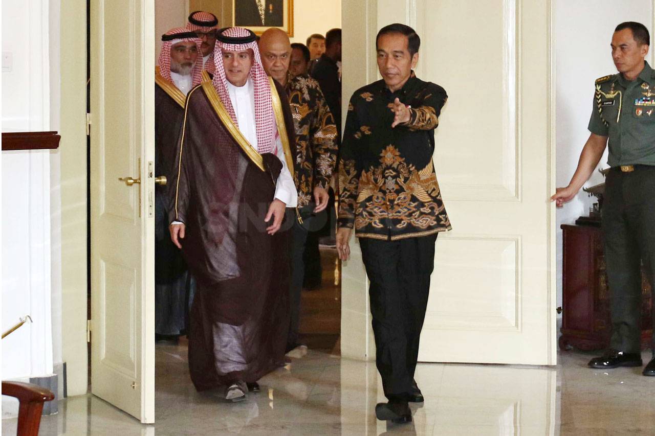 Presiden Jokowi Terima...