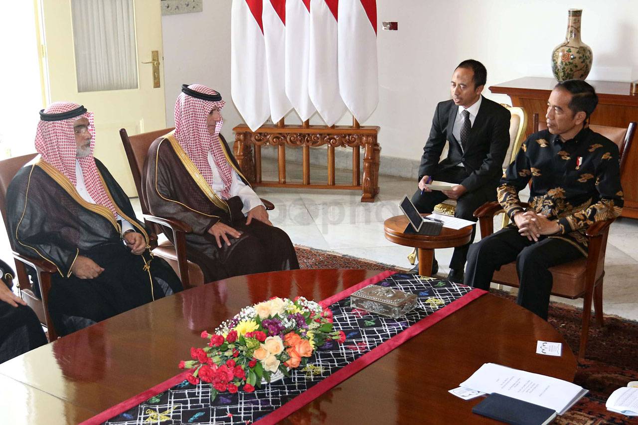 Presiden Jokowi Terima...