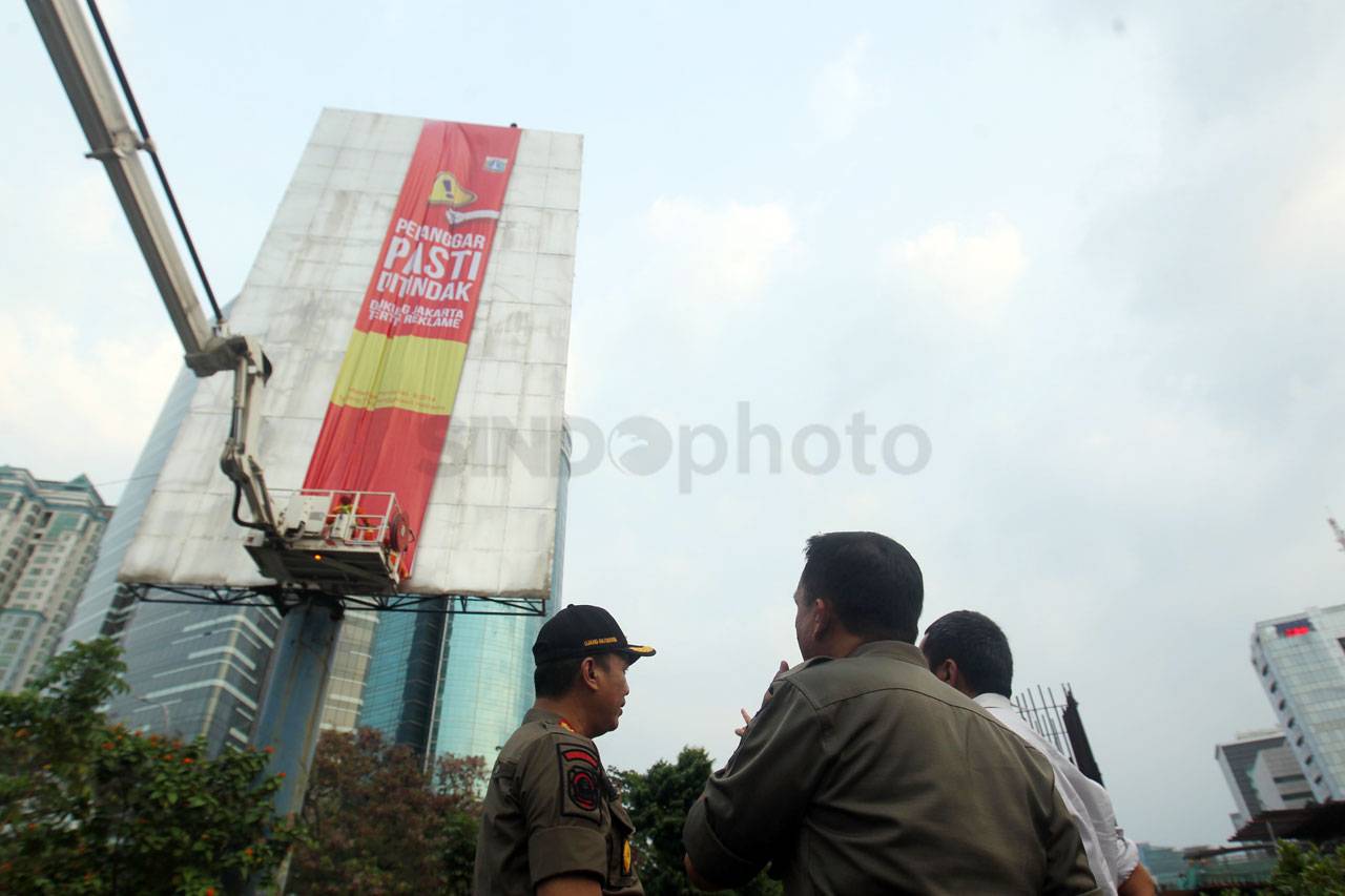 Belum Bayar Pajak, Papan...