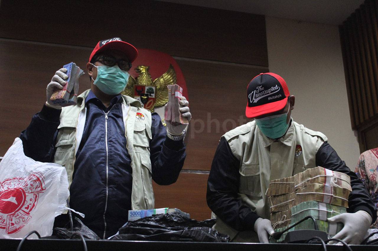 KPK Sita Rp.385 Juta...