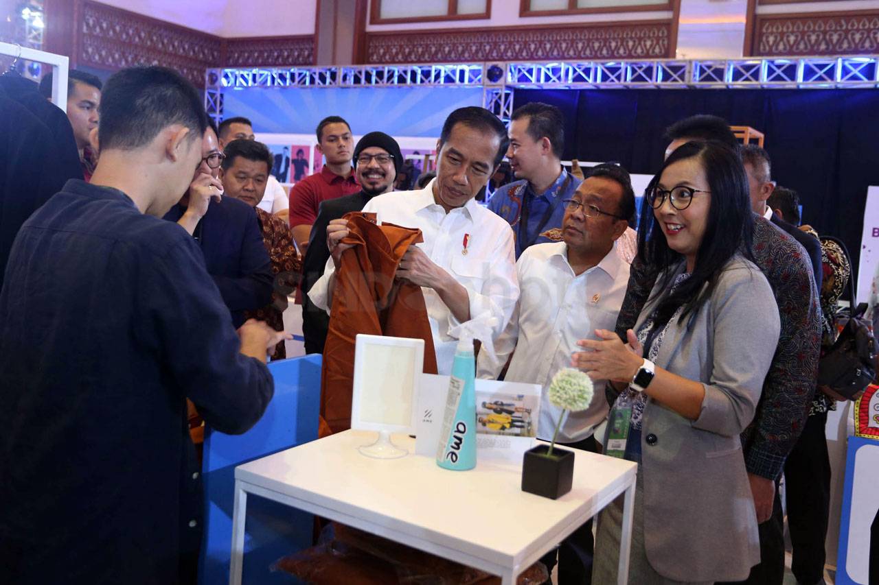 Presiden Jokowi Buka...