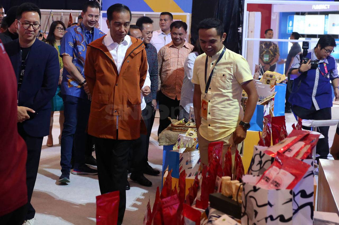 Presiden Jokowi Buka...