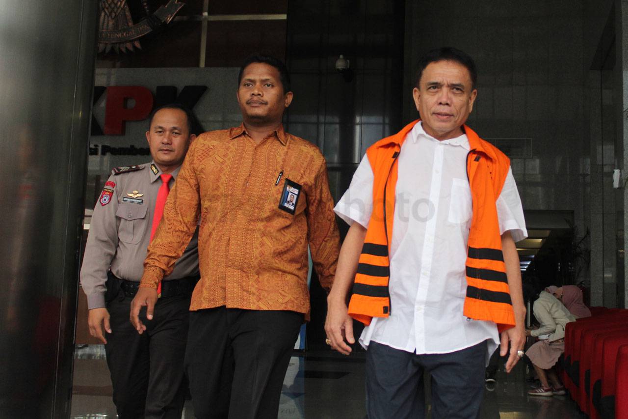 KPK Periksa Gubernur...