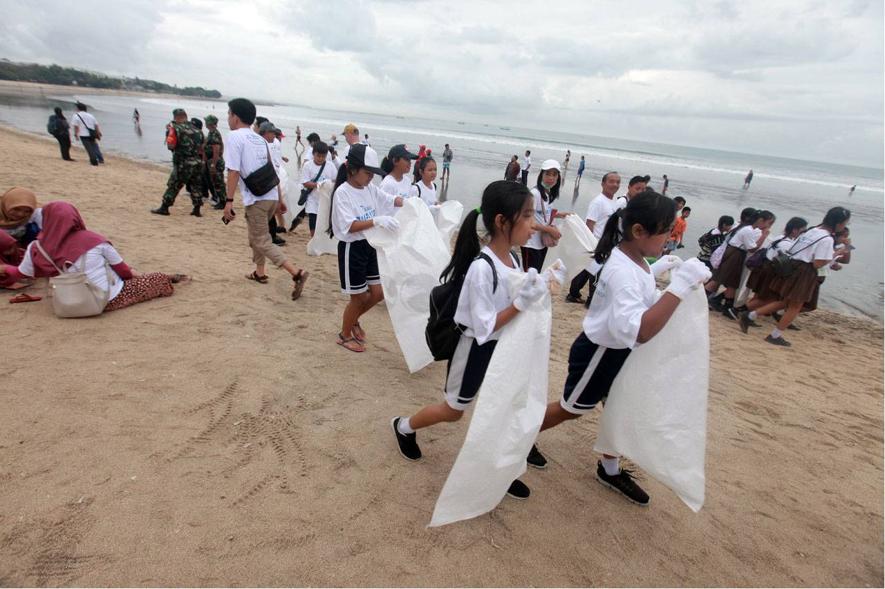 Gerakan Bersih Pantai...