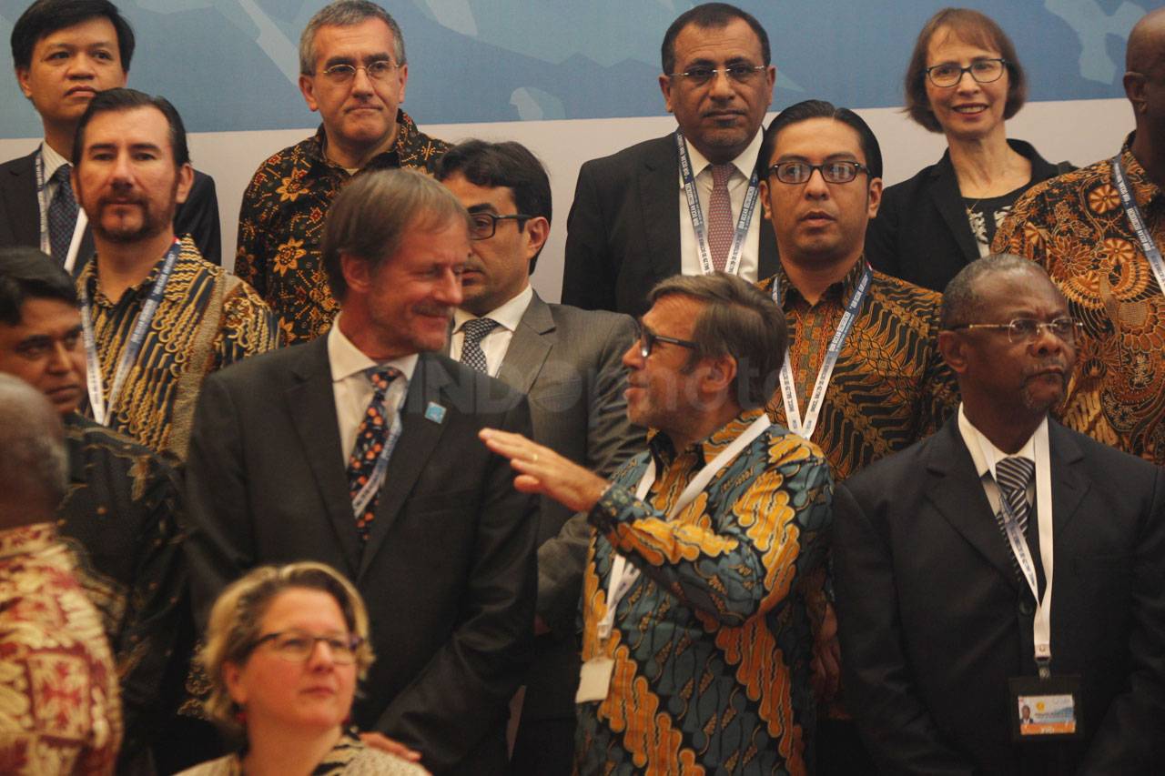 Presiden Jokowi Buka...