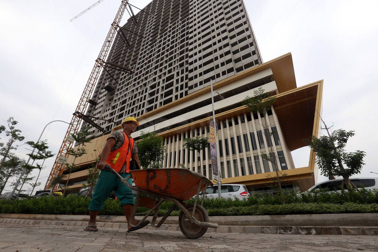 Topping Off Tower C...