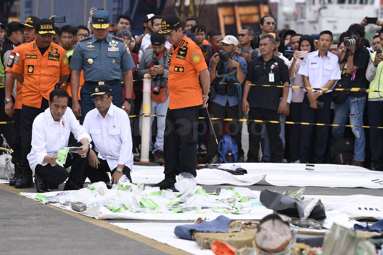 Jokowi Kunjungi Posko...