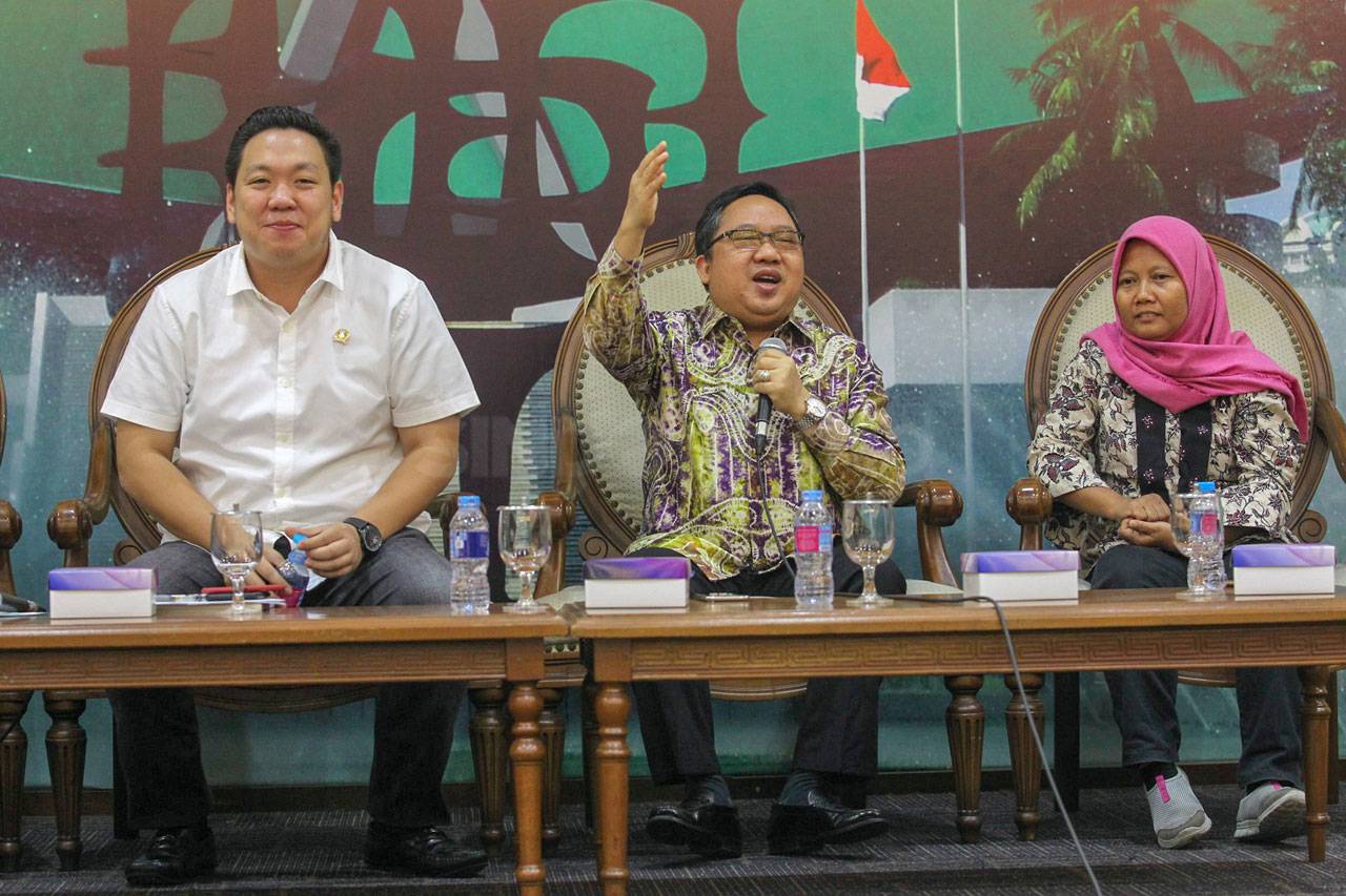 Diskusi Dialektika Demokrasi:...