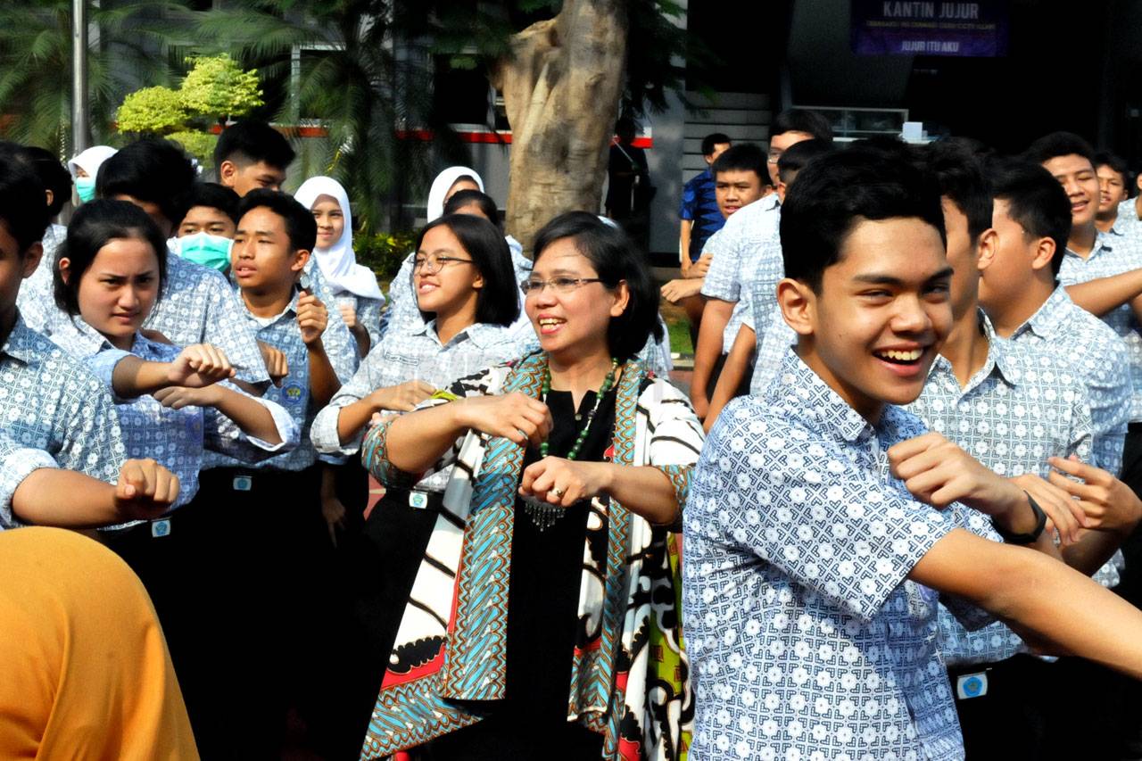 Peringatan Hari Belajar...