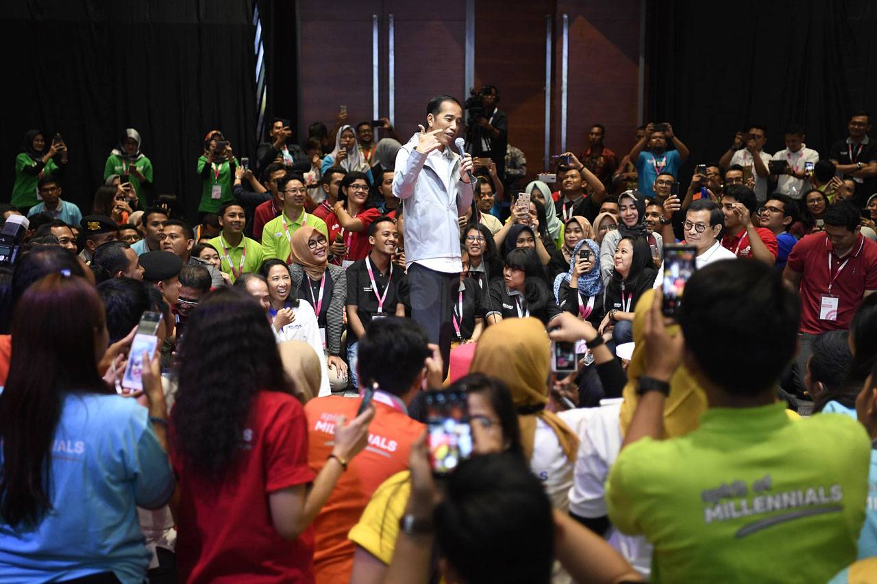 Presiden Jokowi Resmikan...
