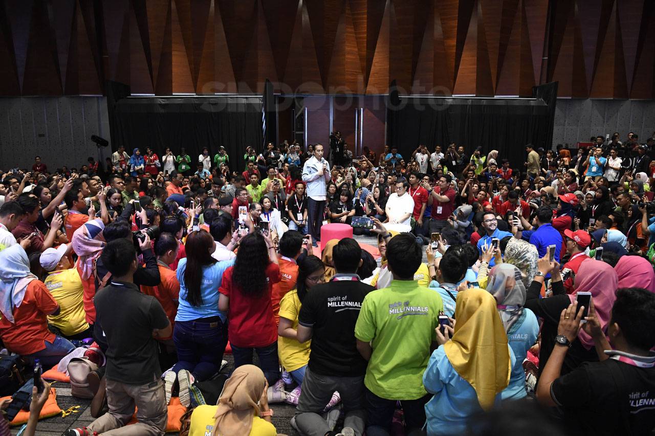 Presiden Jokowi Resmikan...