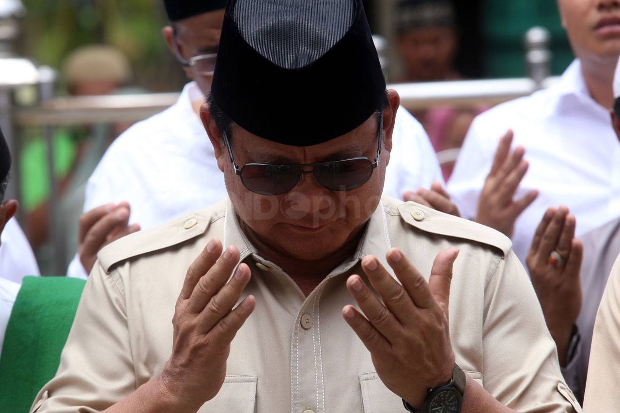 Capres Prabowo Ziarah...